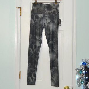 NWT Onzie High Waist Leggings Petunia M/L